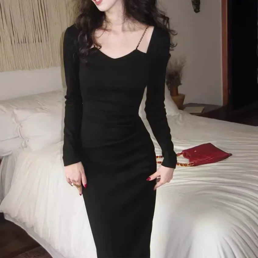 Women Long Sleeve Chain Detail Dress
