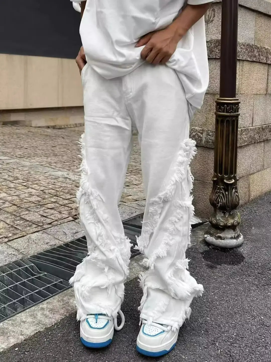 Men Raw Edge Embellished Wide-Leg Jeans