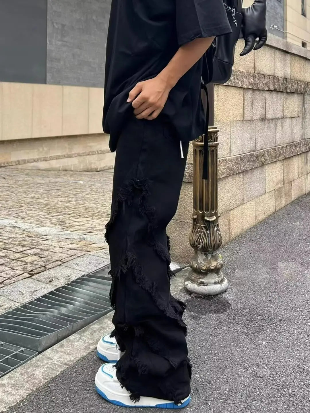 Men Raw Edge Embellished Wide-Leg Jeans