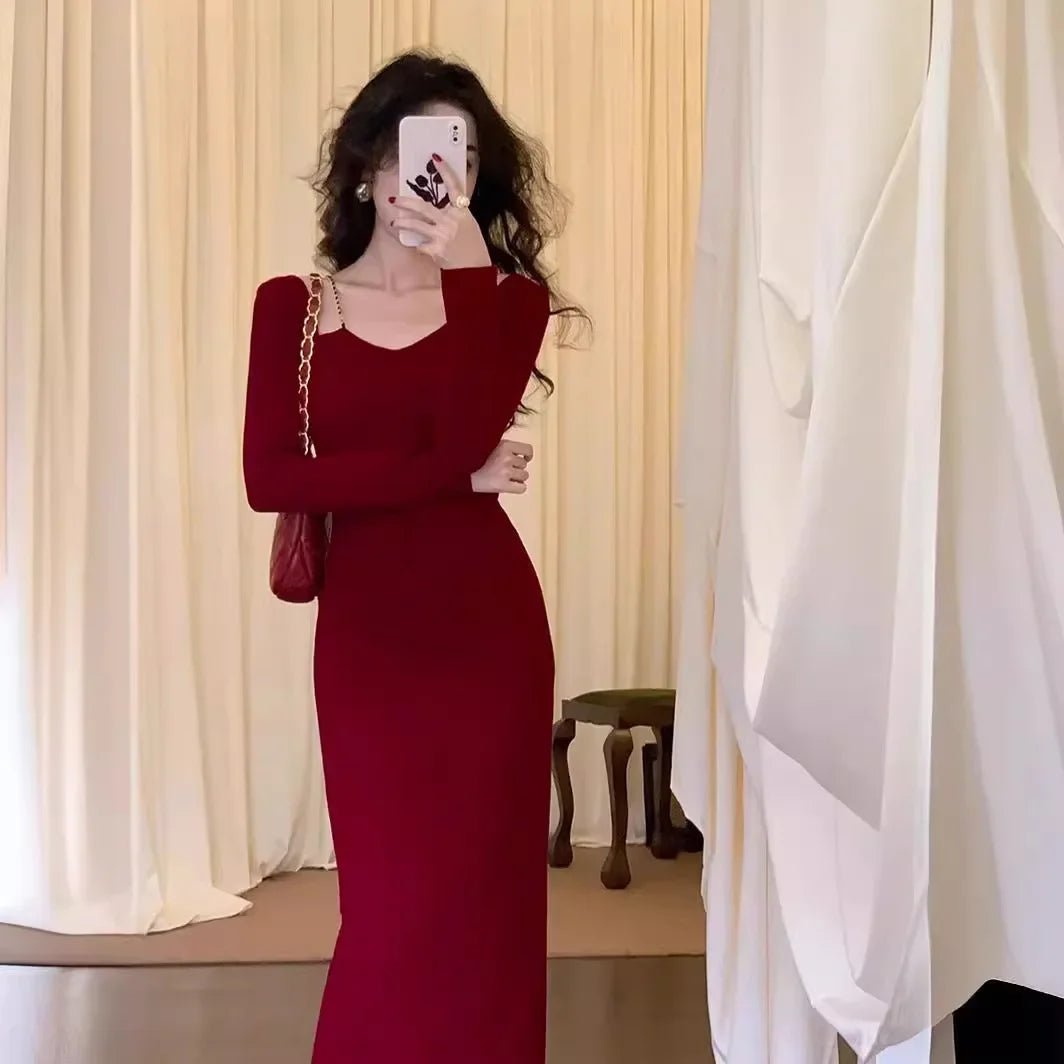 Women Long Sleeve Chain Detail Dress